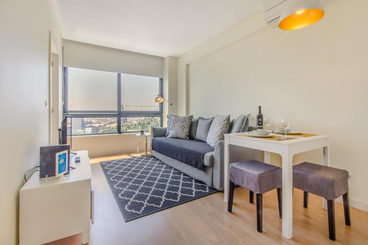 Trindade Flat With A Great View Apartment Porto Bagian luar foto