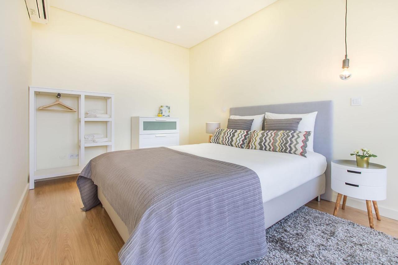 Trindade Flat With A Great View Apartment Porto Bagian luar foto