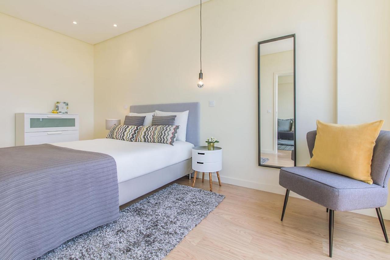 Trindade Flat With A Great View Apartment Porto Bagian luar foto