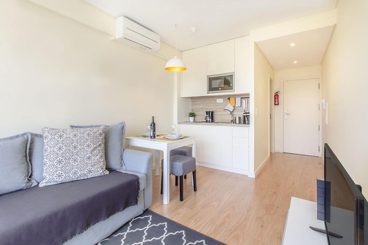 Trindade Flat With A Great View Apartment Porto Bagian luar foto