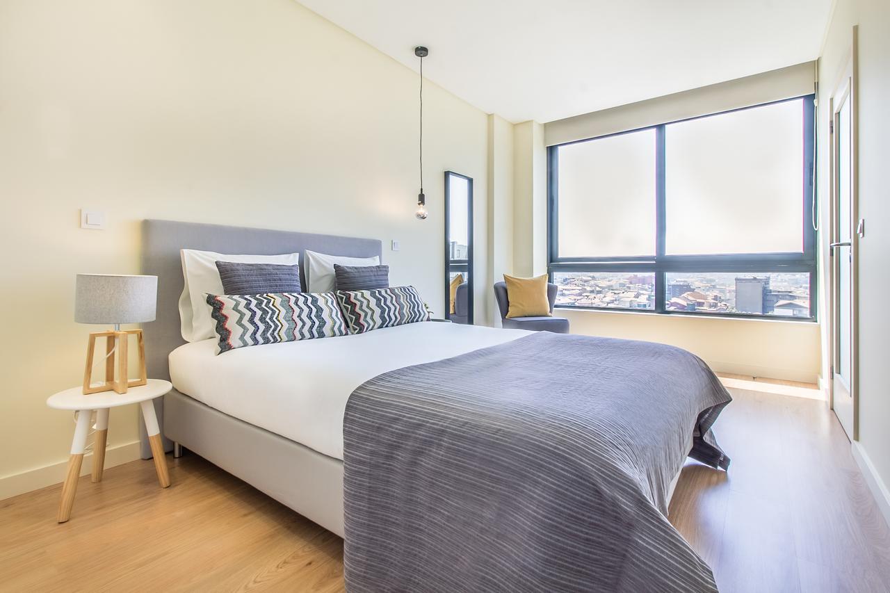 Trindade Flat With A Great View Apartment Porto Bagian luar foto