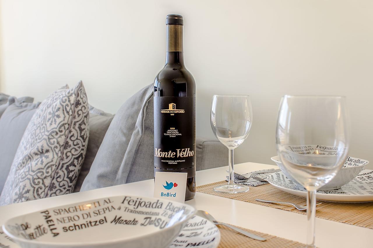 Trindade Flat With A Great View Apartment Porto Bagian luar foto